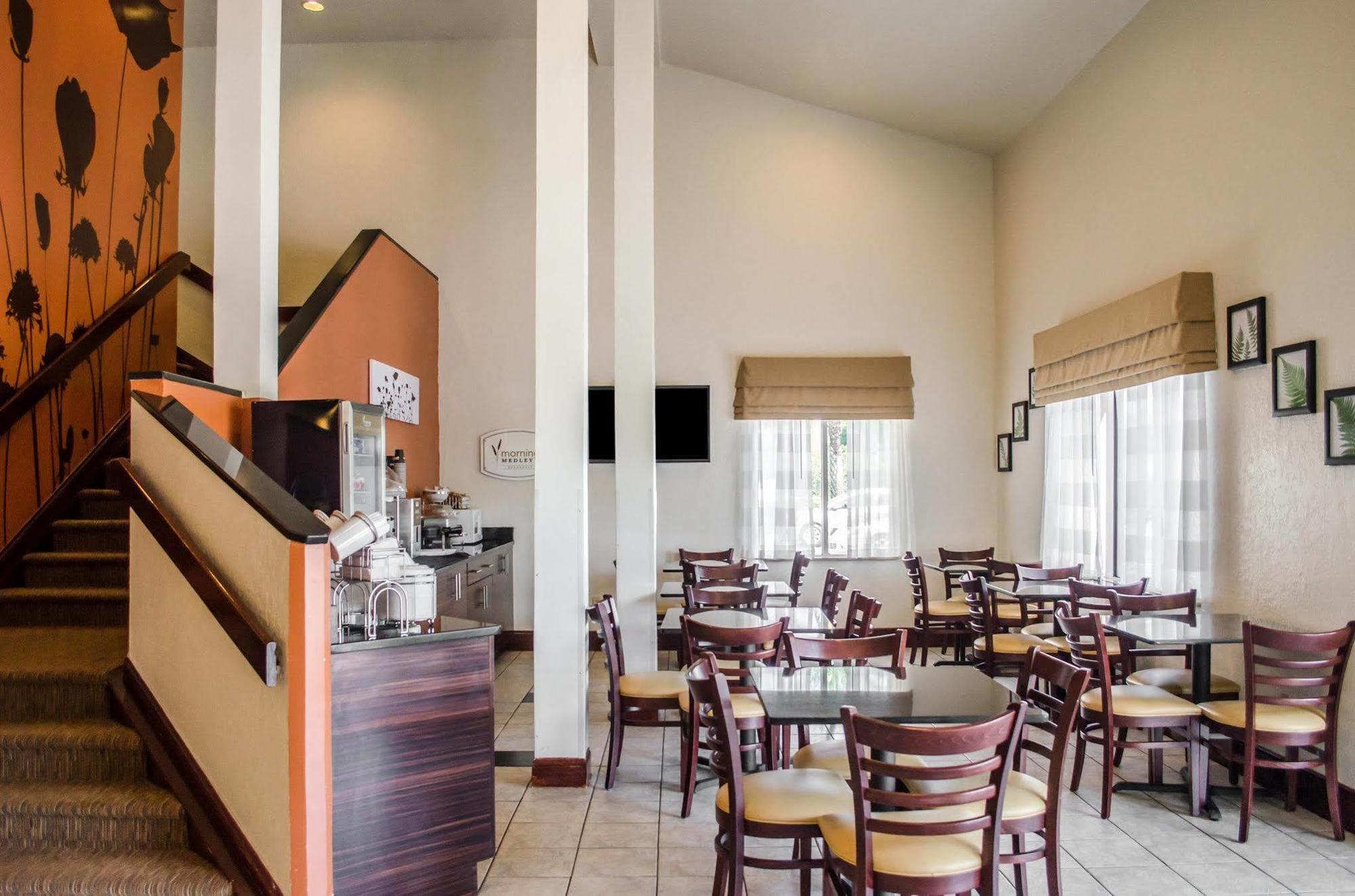 Sleep Inn Near Busch Gardens - Usf Temple Terrace Eksteriør billede